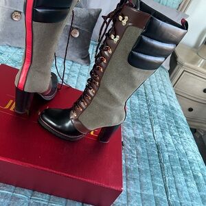 Stylish Women's Lace-Up Boots